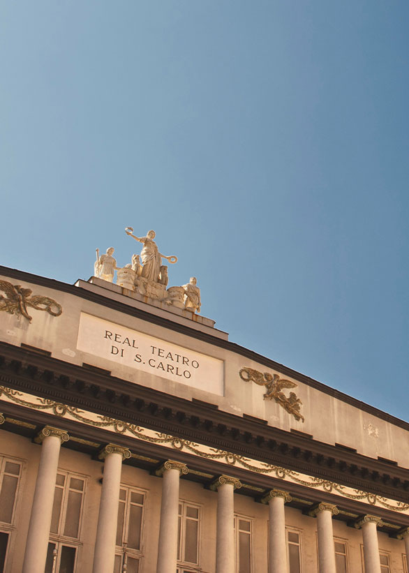 Immagine dell'insegna del Teatro San Carlo a Napoli